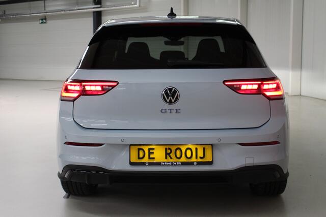 Volkswagen GOLF 1.5 eHybrid 272PK GTE Navigatie | Trekhaak | Camera | HUD | Adaptief onderstel | 18" Velgen