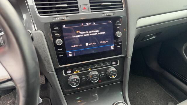 Volkswagen GOLF 1.5 TSI Comfortline Business TREKHAAK / STOELVERW / CARPLAY / ACC / DAB+ / NAVI / CLIMA / PDC / NL-AUTO