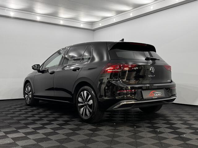 Volkswagen GOLF 8.5 1.5 TSI Life Edition Half leder, Parkeersensoren, Navi, Winterpakket, Virtual desk, Sfeerverlichting, Keyless start, Cruise control