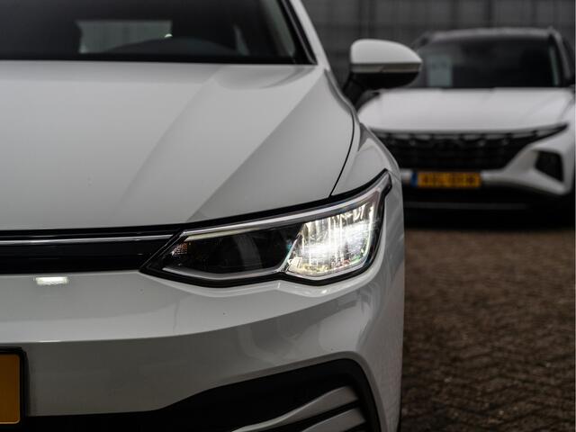 Volkswagen GOLF 1.0 eTSI DSG Active | Clima | Ambient |