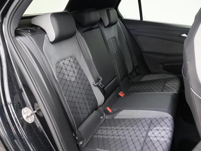 Volkswagen GOLF 2.0 TDI R-LINE BUSINESS+ AUT. + 19 INCH | PANORAMA | SFEERVERLICHTING | VIRTUAL COCKPIT | SPORTSTOELEN