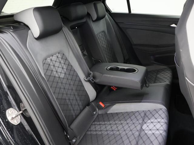 Volkswagen GOLF 2.0 TDI R-LINE BUSINESS+ AUT. + 19 INCH | PANORAMA | SFEERVERLICHTING | VIRTUAL COCKPIT | SPORTSTOELEN