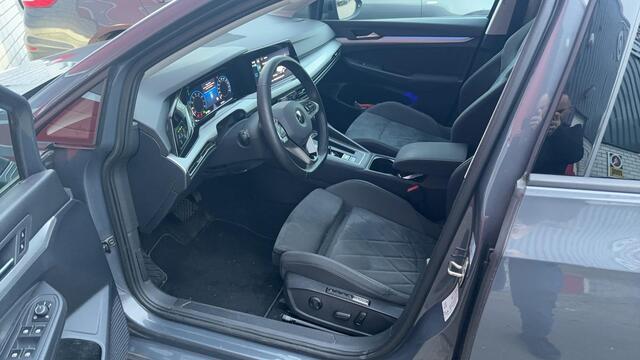 Volkswagen GOLF Variant 1.5 eTSI Life Business AUTOMAAT / TREKHAAK / FULL LED / CARPLAY / STOELVERW / STUURVERW / NAVI / ACC / NL-AUTO