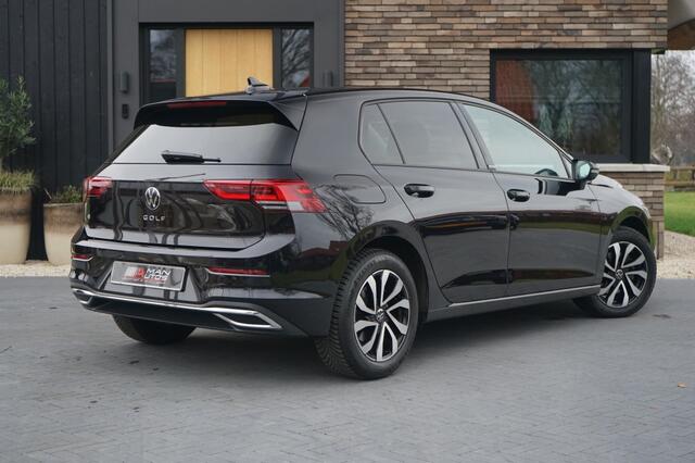 Volkswagen GOLF VIII 1.0 TSI Active