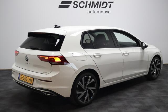 Volkswagen GOLF 1.5 eTSI Style Automaat | LED | Navigatie | Sfeerverlichting