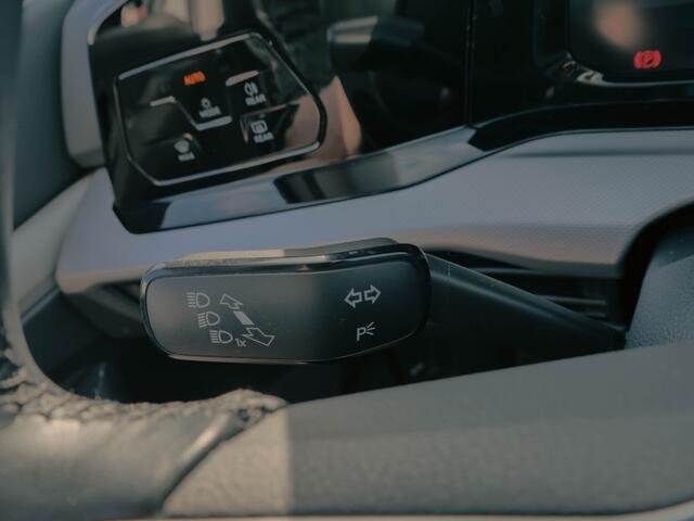 Volkswagen GOLF 1.0 TSI Golf 5 Drs. Apple Carplay NL Auto.