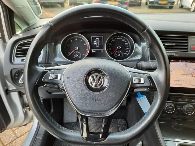 Volkswagen GOLF 1.0 TSI Comfortline. Navigatie PDC App. Carplay.