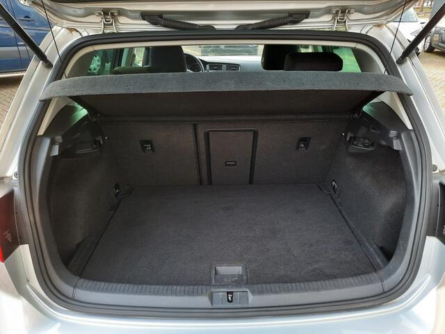 Volkswagen GOLF 1.0 TSI Comfortline. Navigatie PDC App. Carplay.