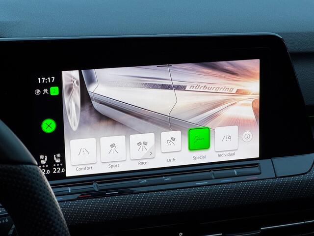 Volkswagen GOLF 2.0 TSI R 4Motion Pano HUD Drift Akra IQ Light Stoelkoeling Garantie