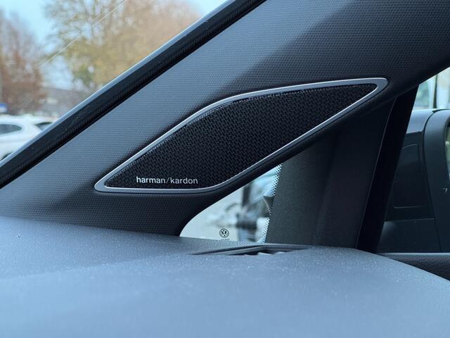 Volkswagen GOLF 2.0 TSI R 4Motion Pano HUD Drift Akra IQ Light Stoelkoeling Garantie