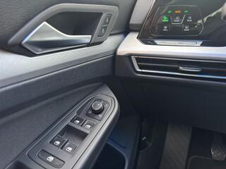 volkswagen-golf-variant-1.5-tsi-lif