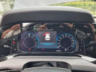volkswagen-golf-ehybrid-pano-navi-l