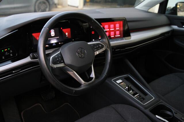 Volkswagen GOLF 1.0 eTSI Life Business