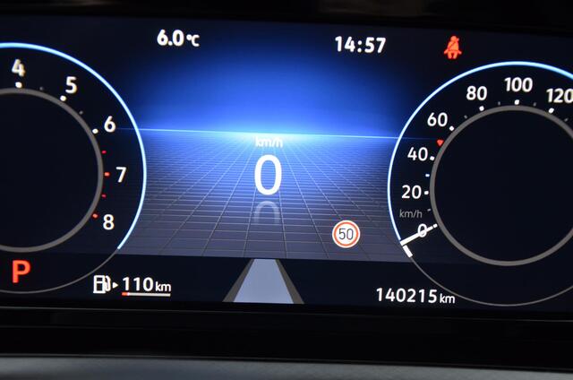 Volkswagen GOLF 1.0 eTSI Life Automaat/Navi/Pdc/Ecc/Panoramadak/Apple Carplay/Android Auto/Cr-Controle/Privacy-Glass/18-Inch-Lmv/virtueel dashboard