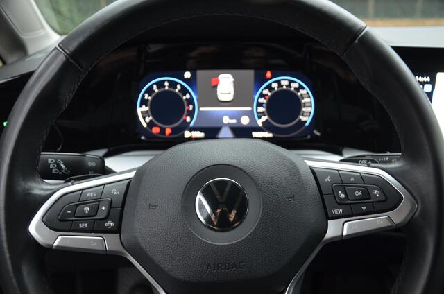 Volkswagen GOLF 1.0 eTSI Life Automaat/Navi/Pdc/Ecc/Panoramadak/Apple Carplay/Android Auto/Cr-Controle/Privacy-Glass/18-Inch-Lmv/virtueel dashboard