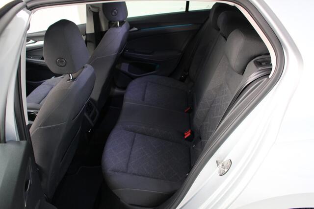 Volkswagen GOLF 1.0 eTSI Life DSG | Navigatie Pro | Cruise Control | Lichtmetalen velgen