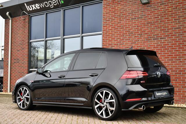 Volkswagen GOLF 2.0 TSI GTI Performance Pano ACC 19inch Keyless Alcantara