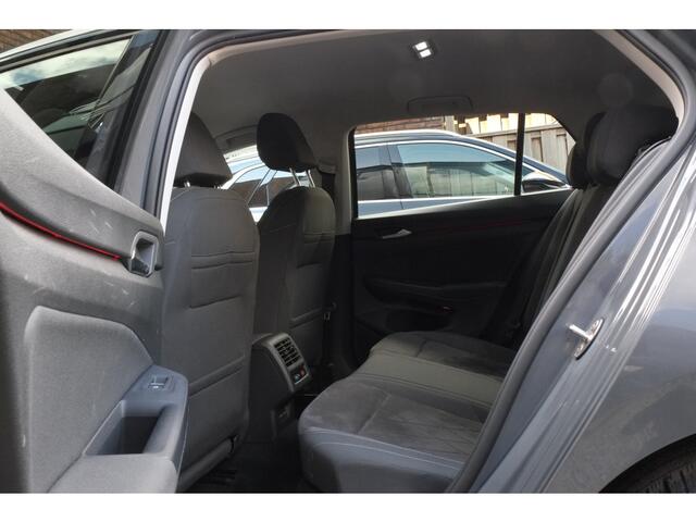 Volkswagen GOLF 1.5 eTSI Style AUT Trekhaak, Achteruitrijcamera, Navigatie, ACC,