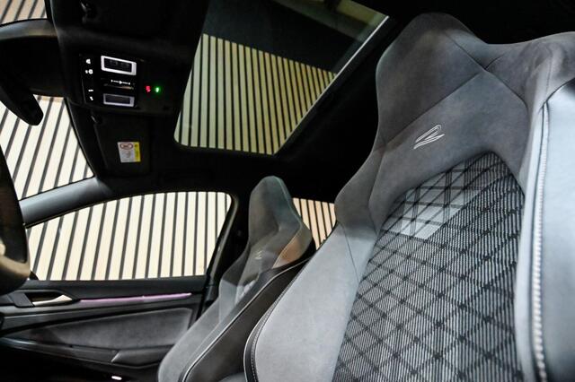 Volkswagen GOLF 1.5 eTSI R-Line | PANO | STOELVERWARMING
