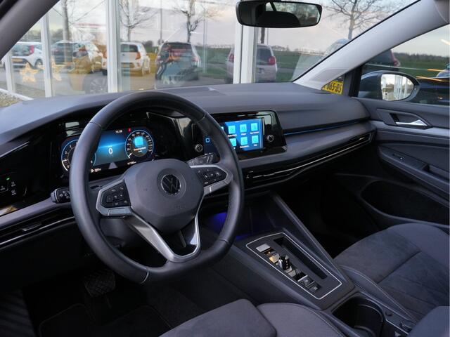 Volkswagen GOLF 1.5 eTSI Style | Adaptive Cruise | Trekhaak | Massage | Virtual