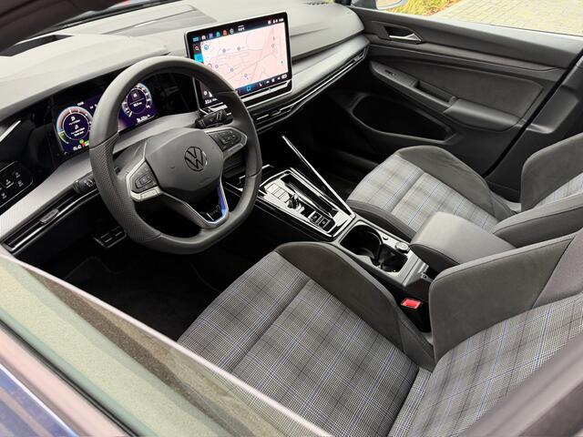 Volkswagen GOLF 1.5 eHybrid GTE | Black Style | IQ light | Camera | Head-up | Rijklaar incl. garantie