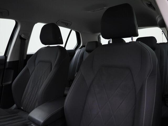 Volkswagen GOLF 1.4eHybrid 150kW/204PK Style DSG · Camera + Parkeersensoren · Navigatie · Massagefunctie · Apple/Android