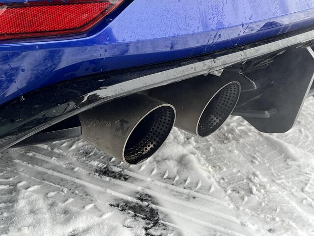 Volkswagen GOLF 2.0 TSI 4Motion R*440PK*AKRA*PANO*MAXTON*ACC*CAM*