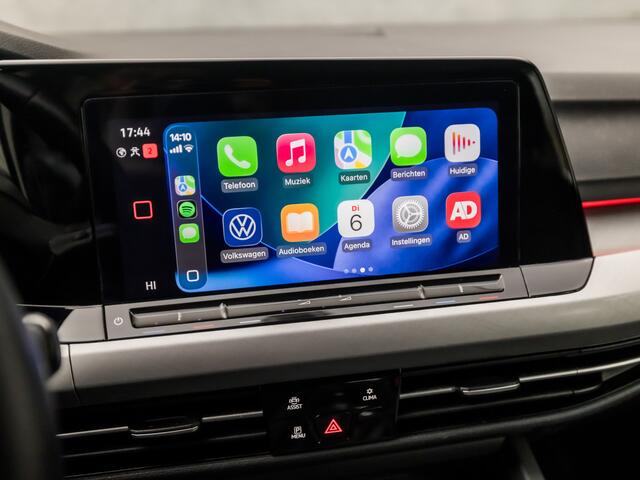 Volkswagen GOLF 1.0 TSI Sport (APPLE CARPLAY, GROOT NAVI, SFEERVERLICHTING, KEYLESS, PARKEERSENSOREN, SPORTSTOELEN, LM VELGEN, GETINT GLAS, NIEUWSTAAT)