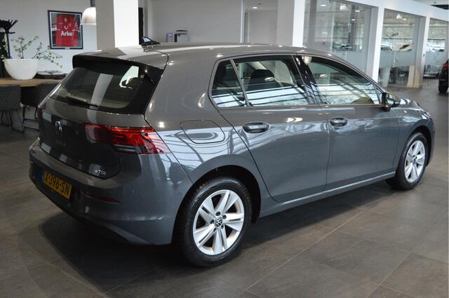 Volkswagen GOLF 1.0 eTSI Life navi clima cruise led pdc !!