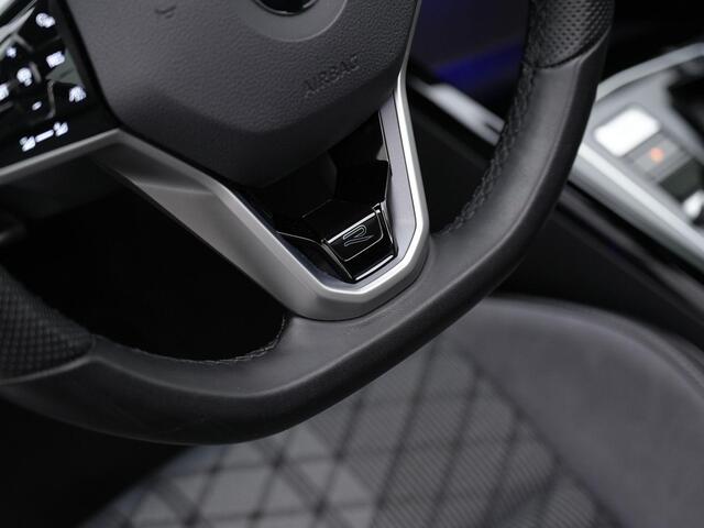 Volkswagen GOLF 1.5 eTSI 130 pk DSG R-Line Business | Panoramadak | IQ Light | Stuur-/stoelverwarming | Achteruitrijcamera