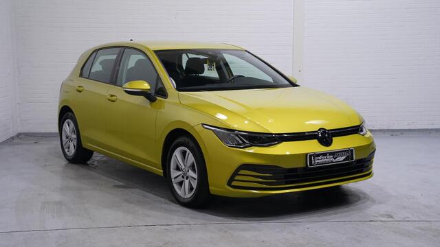 Volkswagen GOLF 1.5 eTSI Life Business Stoel-en stuurverwarming Memory Apple Carplay PDC v+a
