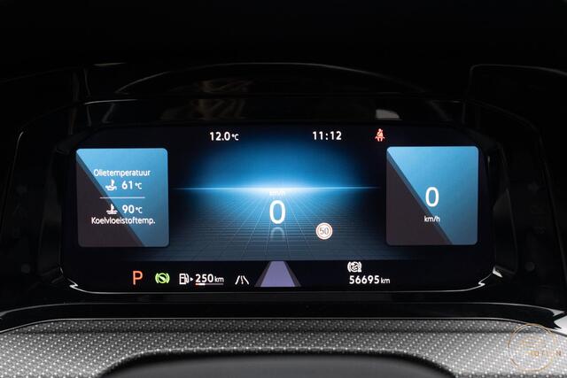 Volkswagen GOLF 1.5 eTSI R-Line Business+ PANO CAMERA ACC CARPLAY