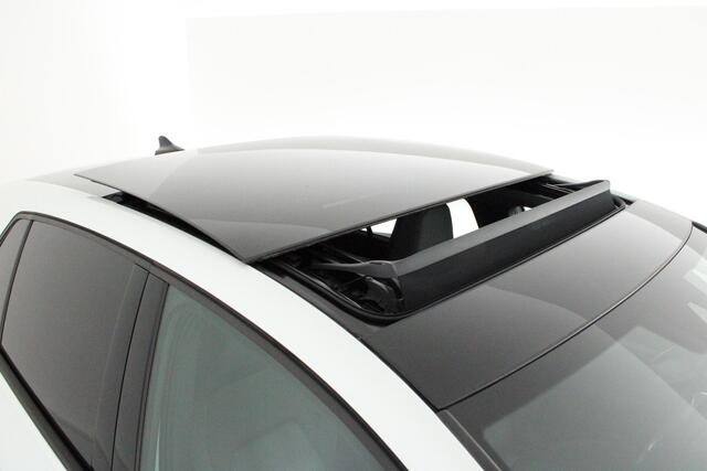 Volkswagen GOLF 1.5 272pk eHybrid GTE Black Style Trekhaak 360Camera Head-Up Panoramadak Keyless Stoelverwarming Navigatie