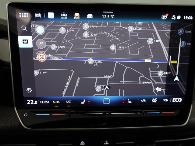 Volkswagen GOLF 1.5 eHybrid GTE 272 pk Automaat (DSG) | Verlengde garantie | Navigatie | Panoramadak | Trekhaak (wegklapbaar) | Parkeersensoren (Park assist) | Rondomzicht camera | Stoelverwarming |