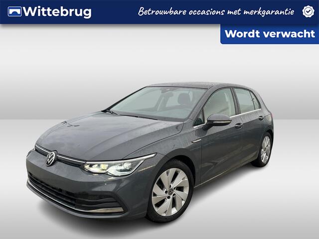 Volkswagen GOLF 1.5 TSI Style 150pk Panoramadak / IQ LED verlichting / App-connect / Navigatie High / Parkeersensoren
