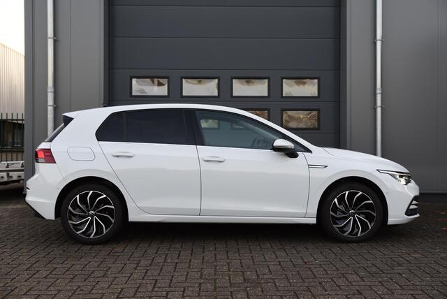 Volkswagen GOLF 1.5 eTSI Style 150PK