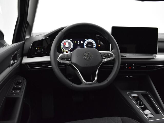 Volkswagen GOLF Life Edition 1.5 eHybrid 204 PK 6 versn. DSG · Achteruitrijcamera · Draadloze telefoonlader · Sfeerverlichting · Stuurwiel verwarmd ·
