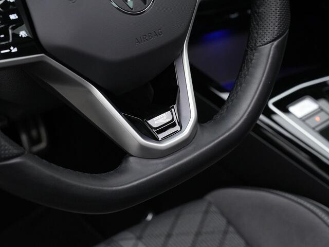 Volkswagen GOLF 1.5 eTSI 130 pk DSG R-Line Business | Panoramadak | Stuur-/stoelverwarming | Achteruitrijcamera | Adaptive Cruise