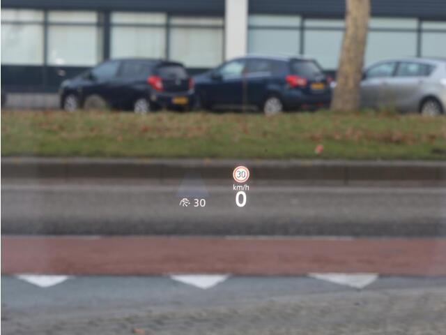 Volkswagen GOLF GTE 1.5 eHybrid 272PK | Panodak | Head-up | Keyless | Camera | IQ Light Matrix | Stoel&Stuurverwarming | Alarm |