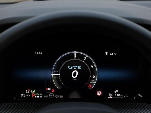 Volkswagen GOLF GTE 1.5 eHybrid 272PK | Panodak | Head-up | Keyless | Camera | IQ Light Matrix | Stoel&Stuurverwarming | Alarm |