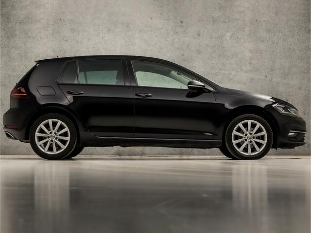Volkswagen GOLF 1.5 TSI Sportline 150Pk Automaat (VIRTUAL COCKPIT, APPLE CARPLAY, DYNAMISCHE KNIPPERLICHTEN, KEYLESS, STOELVERWARMING, LED KOPLAMPEN, CAMERA, GETINT GLAS, ADAPTIVE CRUISE, NIEUWSTAAT)