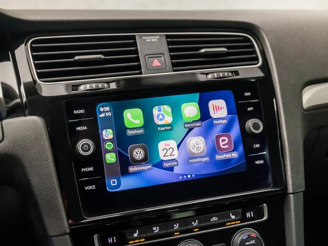 Volkswagen GOLF 1.5 TSI Sportline 150Pk Automaat (VIRTUAL COCKPIT, APPLE CARPLAY, DYNAMISCHE KNIPPERLICHTEN, KEYLESS, STOELVERWARMING, LED KOPLAMPEN, CAMERA, GETINT GLAS, ADAPTIVE CRUISE, NIEUWSTAAT)