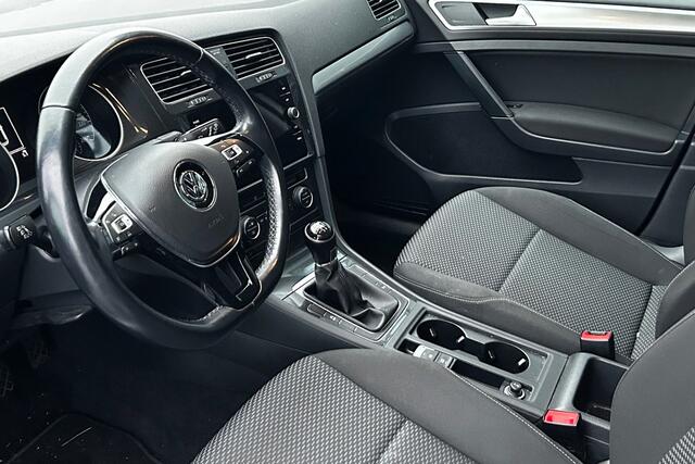 Volkswagen GOLF 1.0 TSI Trendline NAVI CLIMA PDC 17" 99325KM!