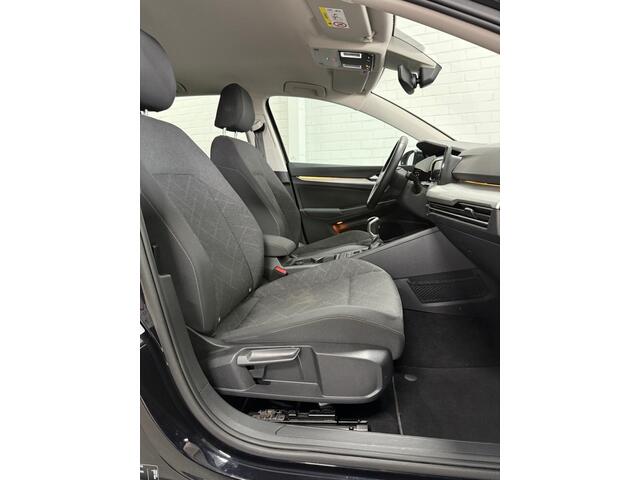 Volkswagen GOLF 1.5 TSI Life! 1e Eigenaar! PDC, IQ Drive, Trekhaak, Apple Carpla