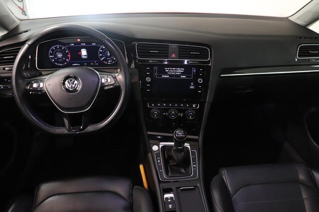 Volkswagen GOLF 1.0 TSI Highline Business R-Line | Panoramadak | Camera | Key-less | Lederen Sportstoelen | Adaptieve cruise |