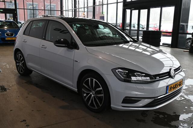 Volkswagen GOLF 1.5 TSI Highline Business R Automaat Apple CarPlay Navigatie Panormadak Stoelverwarming Virtual Cockpit Inruil Mogelijk!