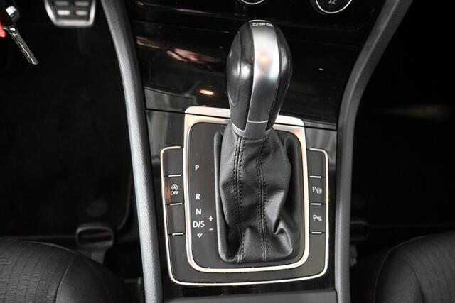 Volkswagen GOLF 1.5 TSI Highline Business R Automaat Apple CarPlay Navigatie Panormadak Stoelverwarming Virtual Cockpit Inruil Mogelijk!