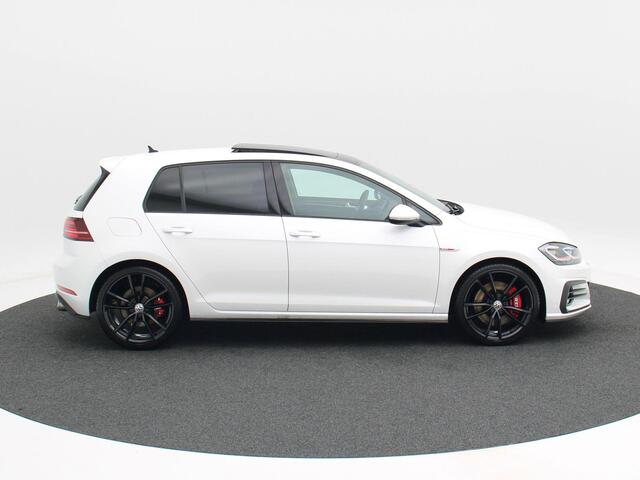 Volkswagen GOLF 2.0 TSi GTi Performance | Panoramadak | Adaptive Cruise | Climate Control | Stoelverwarming | Navigatie | Camera | 19 Inch | 95.707 Km!!