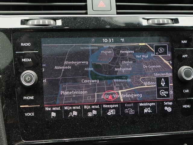 Volkswagen GOLF 2.0 TSi GTi Performance | Panoramadak | Adaptive Cruise | Climate Control | Stoelverwarming | Navigatie | Camera | 19 Inch | 95.707 Km!!