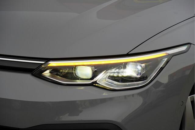 Volkswagen GOLF Variant 1.0 TSI Life Business BJ2022 Lmv 16" | Led | Pdc | Navi | Dynamische knipperlichten V+A | Keyless entry | Trekhaak | Elek. achterklep | App-Connect | Achteruitrijcamera | Virtual cockpit | Sportstoelen | Verwarmde voorstoelen | Verwarmd stuurwiel